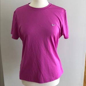 Nike Women’s Size L fit dry purple S/S Top